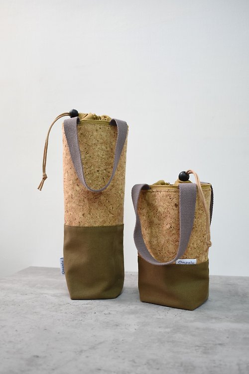 Cork bubble tea bag / beverage bag - Shop OmpeluDesign Handbags