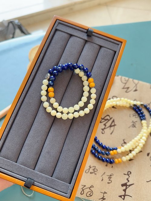 Angel's tears 天使之淚 Jewelry Design 7mm天然原礦白花蜜蠟 青金石雞油黃蜜蠟設計雙圈手串手持s