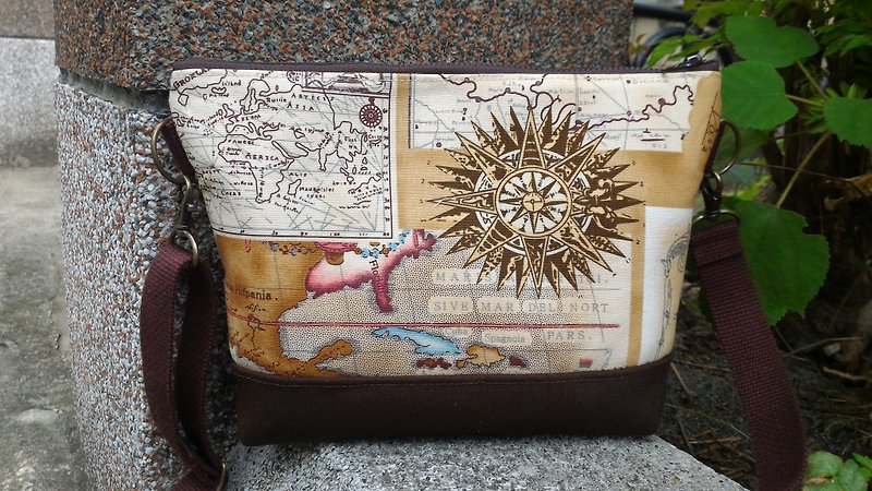 Map oblique backpack - กระเป๋าแมสเซนเจอร์ - ผ้าฝ้าย/ผ้าลินิน 