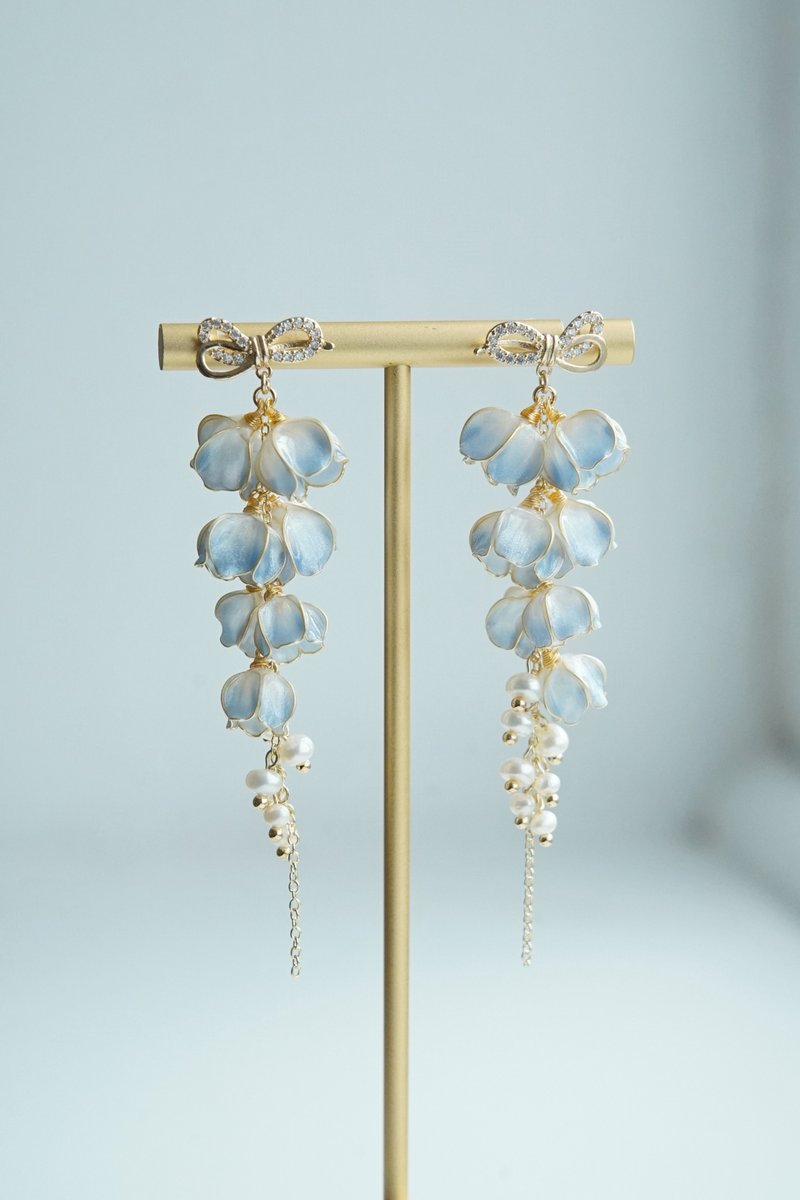 Lily of the Valley·Pearl Blue - Handmade Resin Earrings Jewelry Gift - ต่างหู - เรซิน สีน้ำเงิน