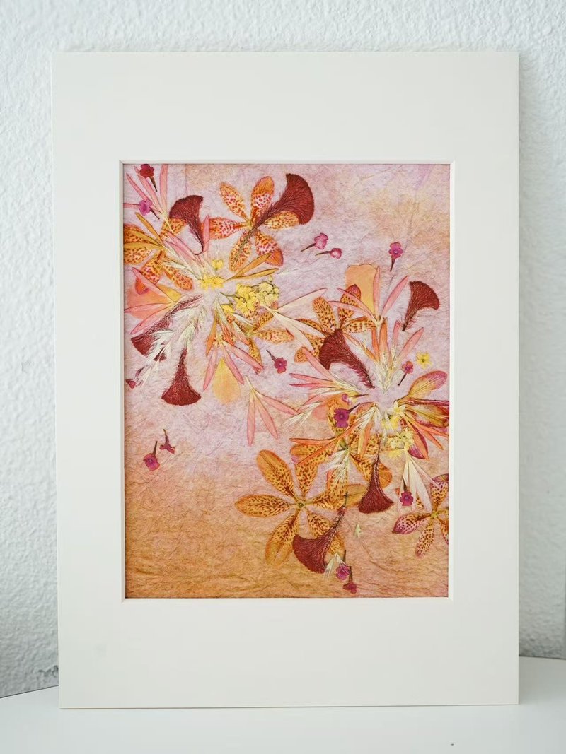 ŽIRAFA【桃夭燃夜】焰火押花作品藝術微噴畫家居裝飾畫芯 - 海報/掛畫/掛布 - 紙 多色