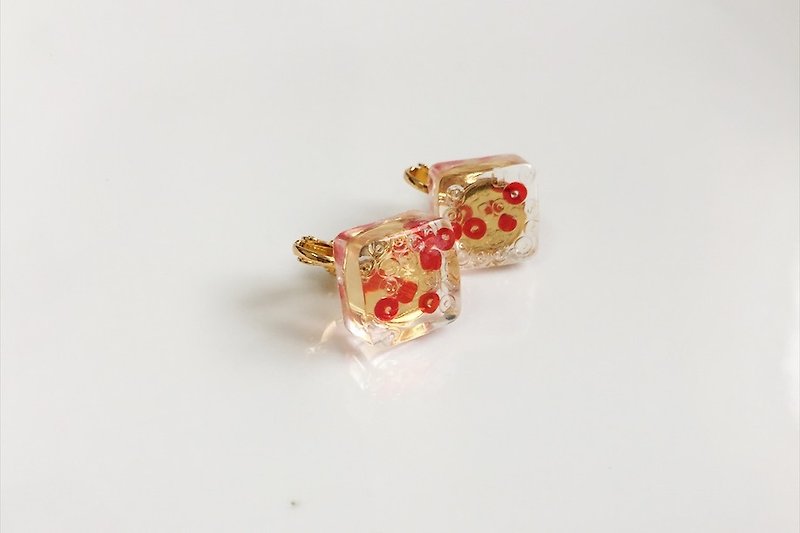 囍 sugar antique resin ear clip earrings - Earrings & Clip-ons - Gemstone Red