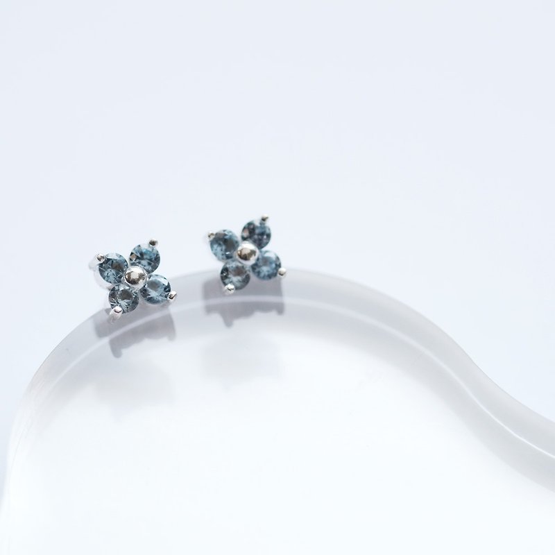 Aquamarine Flower Earrings Silver 925 - ต่างหู - โลหะ สีน้ำเงิน
