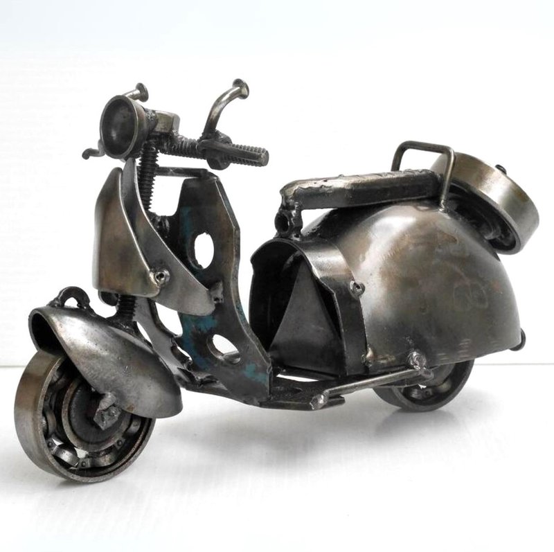 One-Of-A-Kind Christmas Gift Idea, Vespa (A) Motorcycle Welding sculptures - 擺飾/家飾品 - 其他金屬 