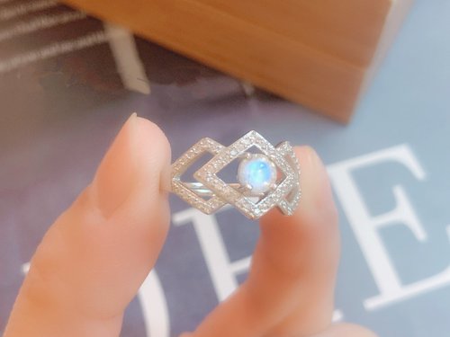 Esme Accessory 天然月光石 純銀戒指 藍暈 縷空 時尚 6月生日石