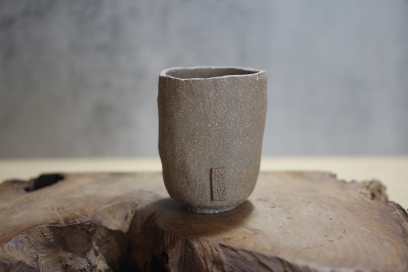 【送禮好物】80ml 純手捏茶杯 小酒杯 陶作家葉佳佩純手捏製 - 茶壺/茶杯/茶具 - 瓷 