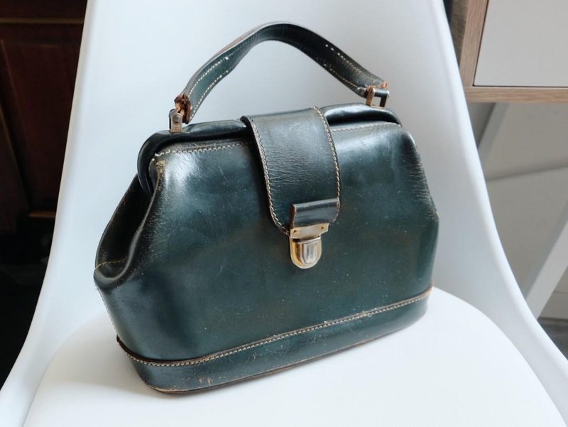 French Vintage Dark Green Genuine Leather Doctor's Bag - กระเป๋าถือ - หนังแท้ สีเขียว