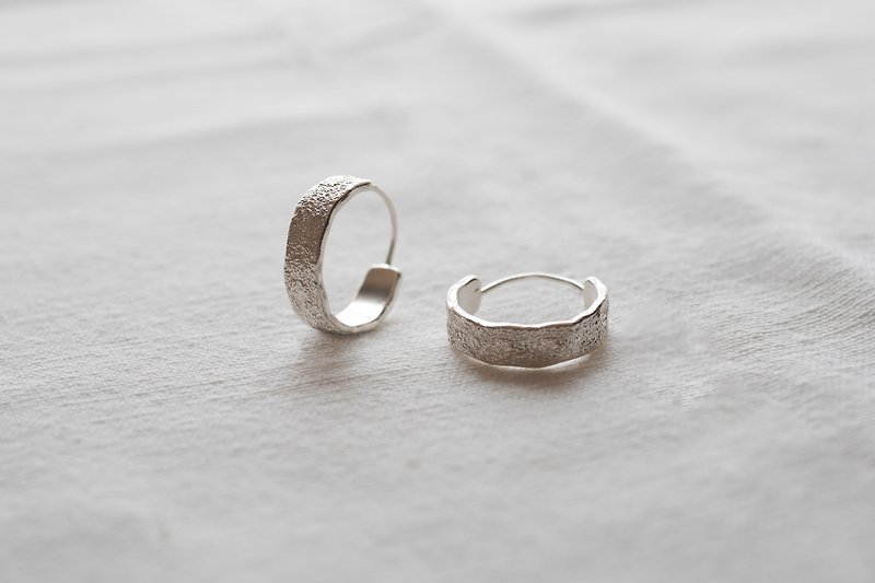 厚銀砂礫耳環 - 可做夾式耳環 - 耳環/耳夾 - 銀 白色