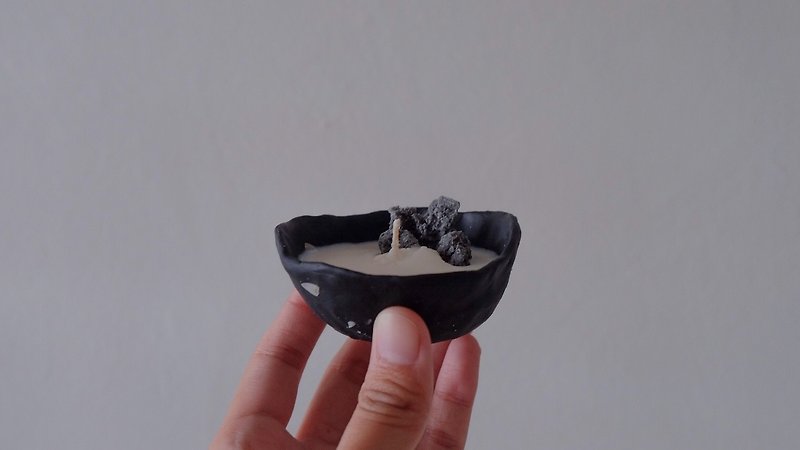 Candlelight [a cup / inky] hand made candle scented candle hand-picked pottery cup candle - เทียน/เชิงเทียน - ขี้ผึ้ง 