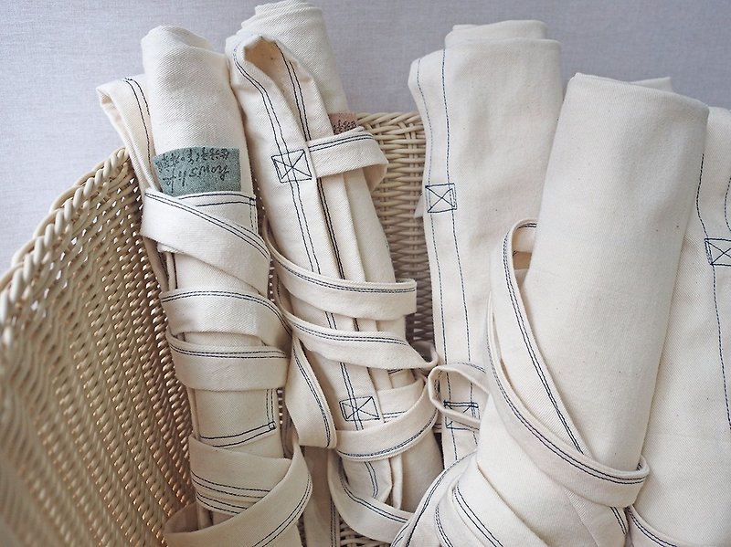 Howslife handmade cotton canvas white side backpack - กระเป๋าแมสเซนเจอร์ - ผ้าฝ้าย/ผ้าลินิน ขาว