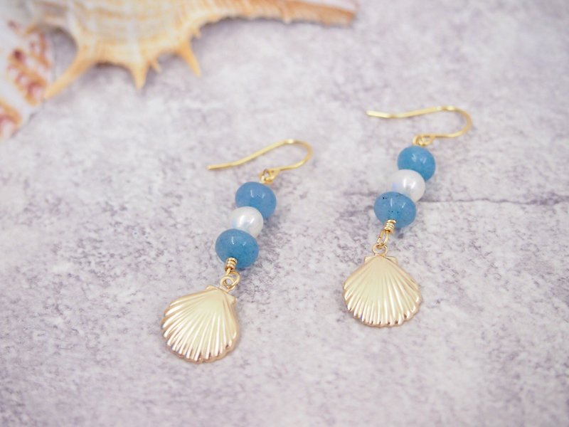 Anniewhere | Seaside | Seashell and Aquamarine Earrings (can be changed without pierced ears) - Earrings & Clip-ons - Gemstone Blue