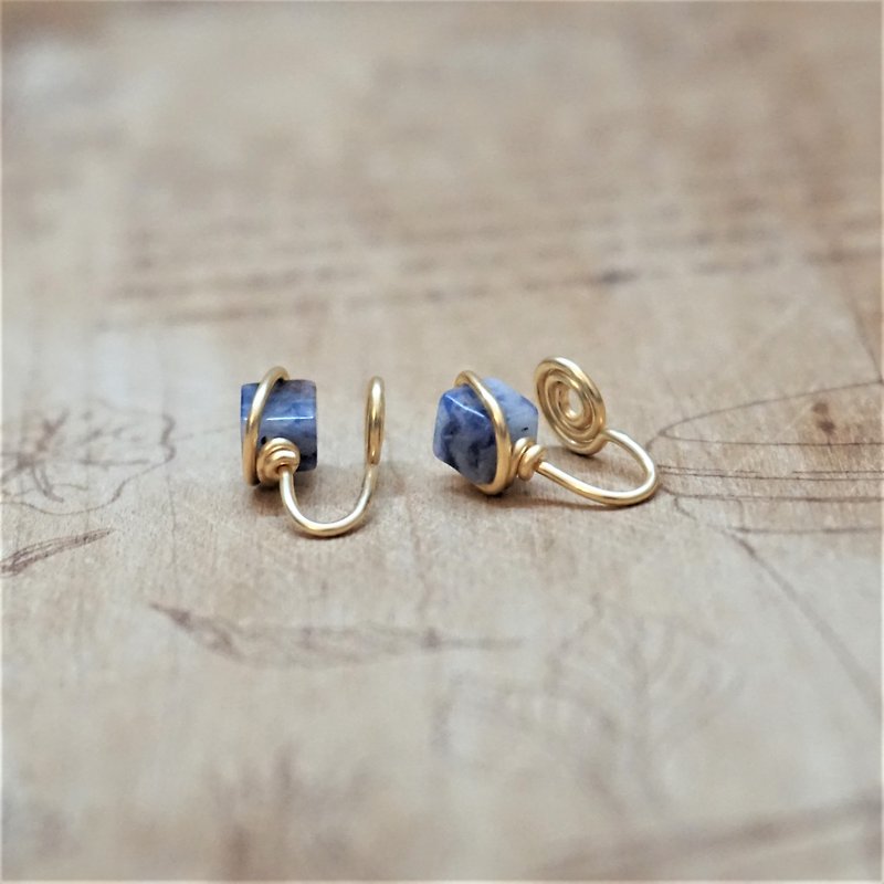 <<Gold wire frame Clip-On-soda Stone>> 4mm square soda Stone(the ear pin is also available) - Earrings & Clip-ons - Semi-Precious Stones Blue