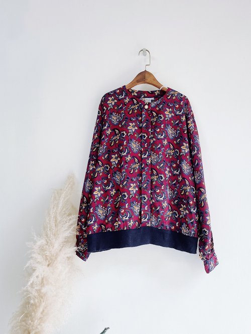 河水山 暗紫紅水藍變形圖騰 古著紡紗襯衫套頭圓領T恤上衣 vintage Shirt