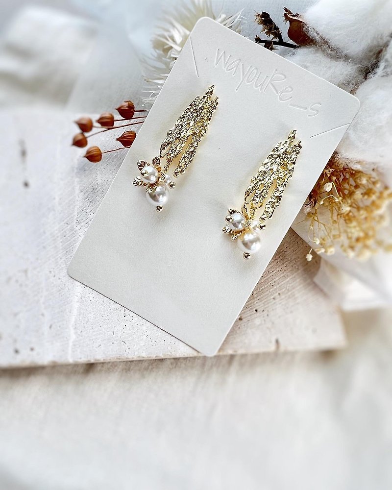 スタイリッシュな真珠のイヤリング - ピアス・イヤリング - 金属 ゴールド