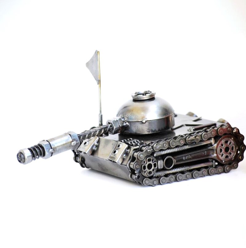 One-Of-A-Kind Gift, Tank Scrap metal sculpture, Wow gift for Dad - 擺飾/家飾品 - 其他金屬 
