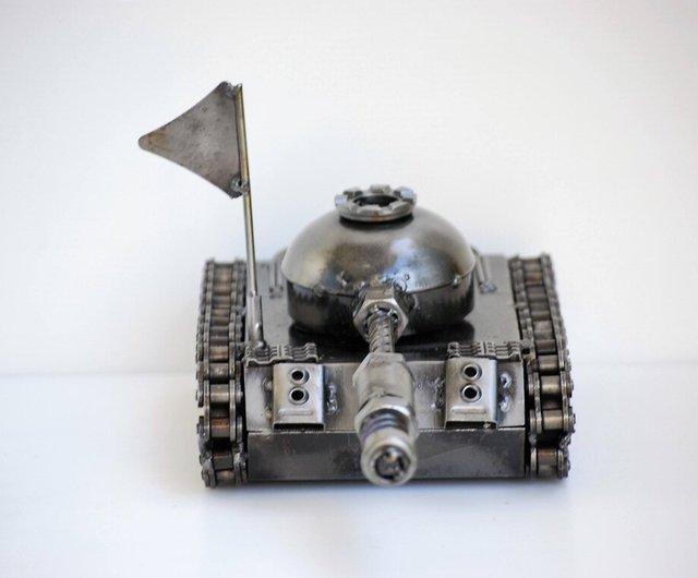 スクラップメタル製戦車彫刻 プレゼントに最適 父の日ギフト 驚きの
