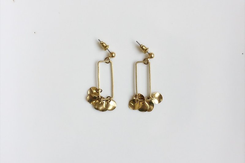 舞舞舞 方格舞黃銅造型耳環 - 耳環/耳夾 - 其他金屬 金色