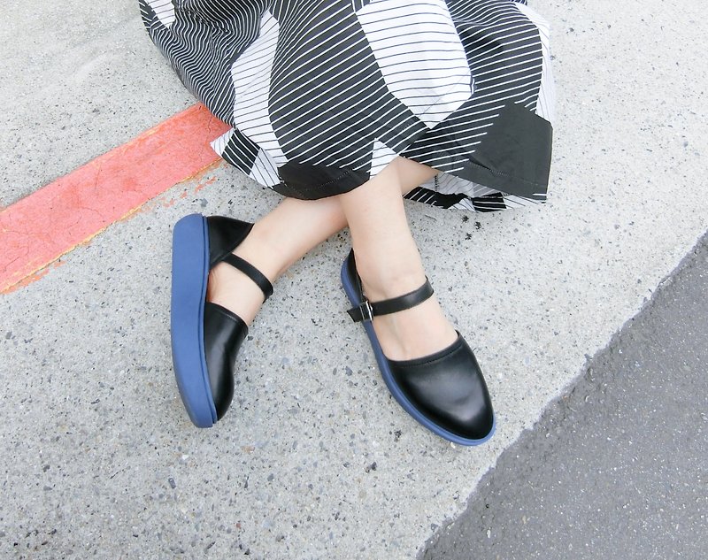 Thick-soled lace-up shoes|| Lightning puffs near the Eiffel Tower blue foggy black|| Picture #8125 - รองเท้าหนังผู้หญิง - หนังแท้ สีดำ