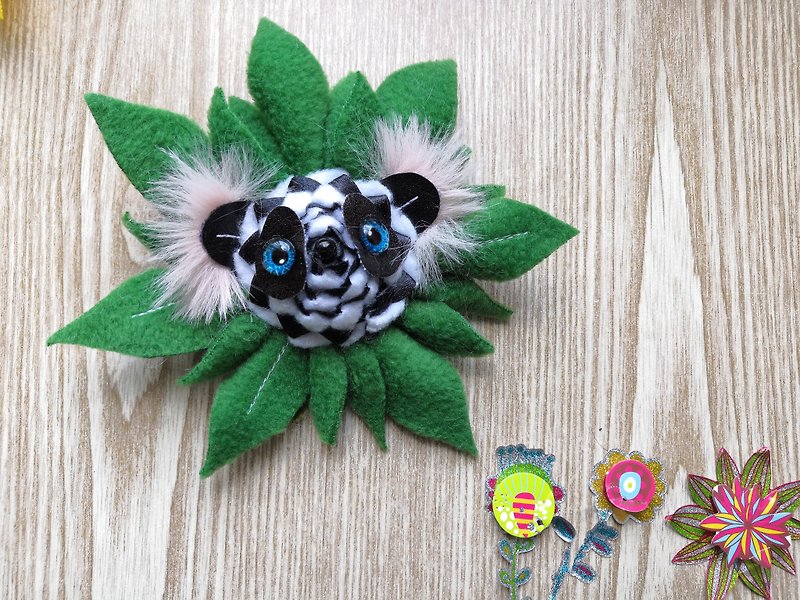 Funny pin panda ,large flower brooch, panda decor, handmade, kawaii panda - เข็มกลัด - วัสดุอื่นๆ สีเขียว