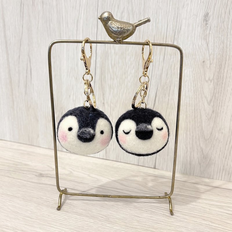 小企鵝 羊毛氈鑰匙圈  胸針別針 髮飾 療癒送禮 - 鑰匙圈/鑰匙包 - 羊毛 黑色