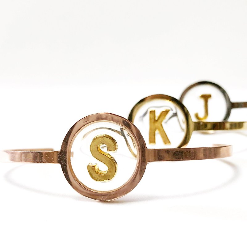 Stainless Steel three-dimensional initial bracelet (AZ) - สร้อยข้อมือ - สแตนเลส สีทอง