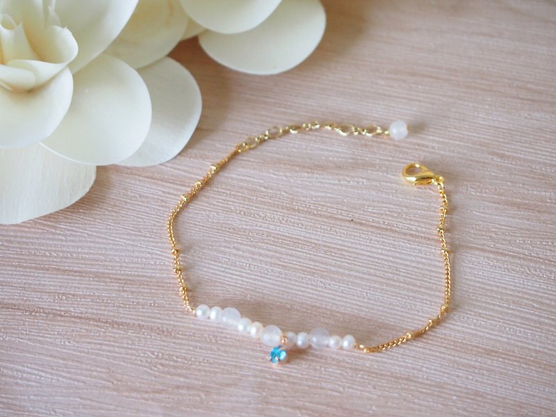 Anniewhere | 纯真与迷 | White Jade Pearl Bracelet/Anklet/Necklace - สร้อยข้อมือ - เครื่องเพชรพลอย สีน้ำเงิน