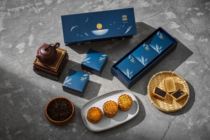 Longyue Chinese Restaurant Mid-Autumn Mooncake Gift Box - เค้กและของหวาน - วัสดุอื่นๆ 