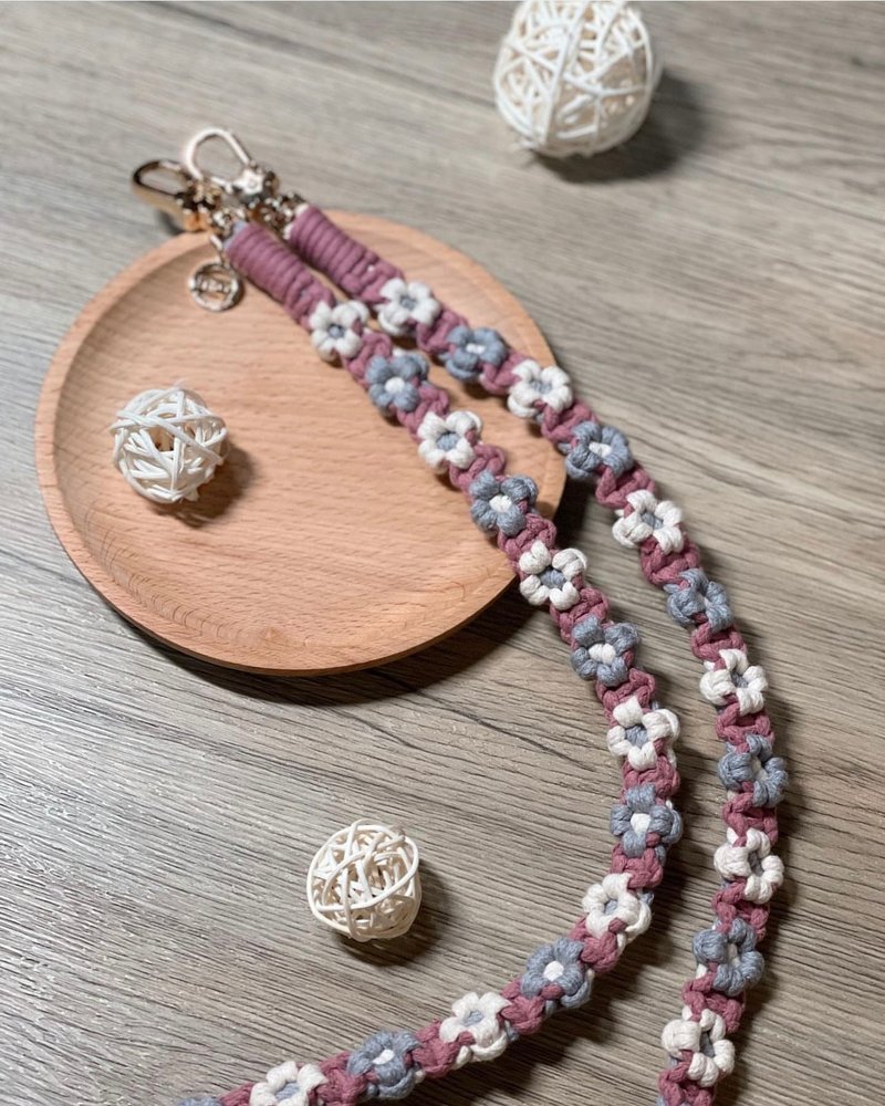 Mobile phone lanyard - braided - full flower - strap - เชือก/สายคล้อง - ผ้าฝ้าย/ผ้าลินิน สีม่วง