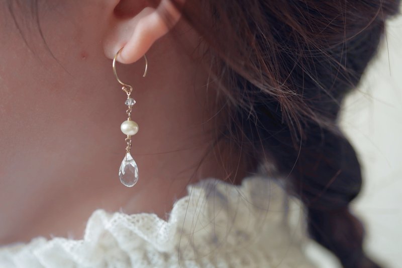 White Overture Series_Heji Meng Crystal+Pearl+White Crystal Long Earrings - ต่างหู - ไข่มุก ขาว