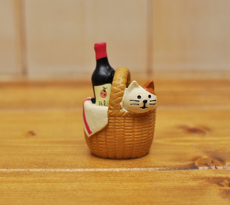 【日本Decole】concombre系列 療癒系小擺飾★小貓與紅酒 - 擺飾/家飾品 - 其他材質 卡其色