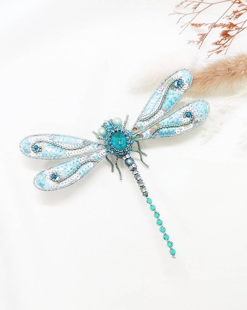 一隻蟲子 珠寶刺繡立體水晶昆蟲胸針-湖水綠蜻蜓胸針