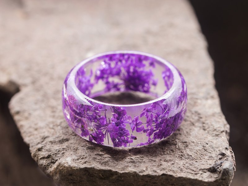 Resin ring Lilac bush with natural purple dried flowers - General Rings - Resin Purple