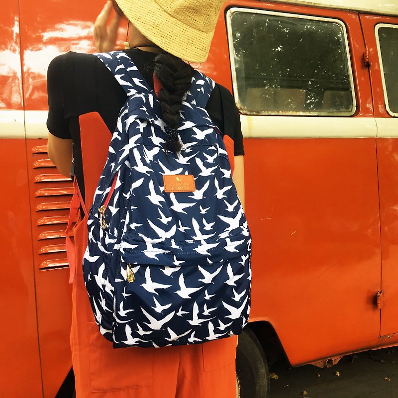 超輕海軍藍海鷗 折疊雙肩背包 便攜風衣料 旅行背包 - 女西裝外套 - 尼龍 