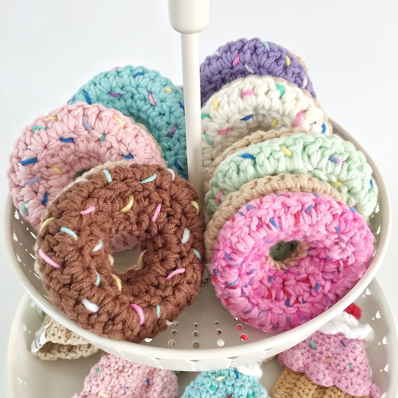 Crochet donut donut earphone storage ornament - Keychains - Cotton & Hemp 