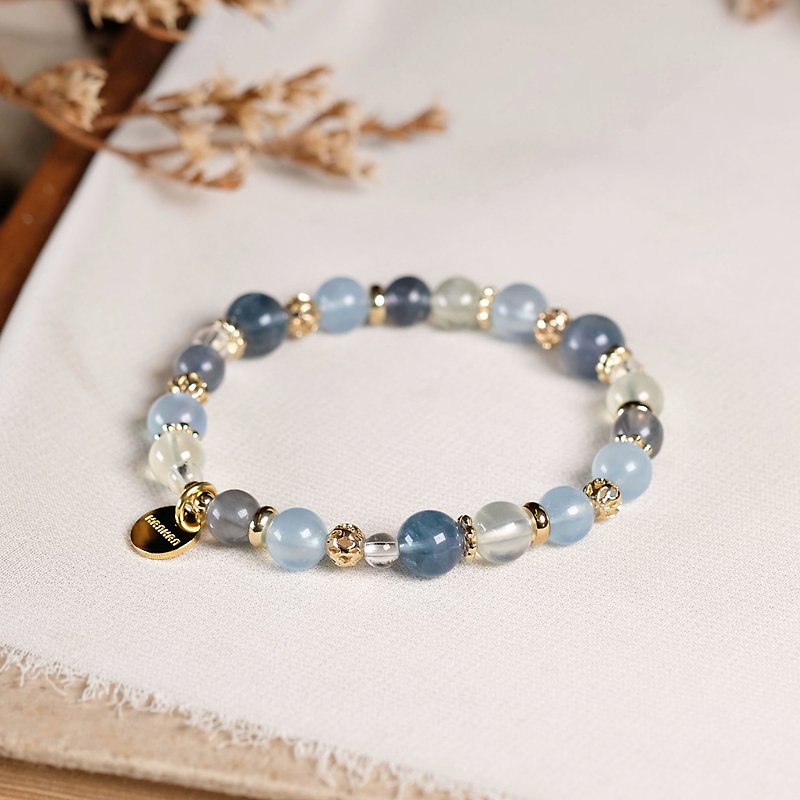 Stone grape Stone aquamarine white crystal bracelet natural mineral crystal - Bracelets - Gemstone Blue