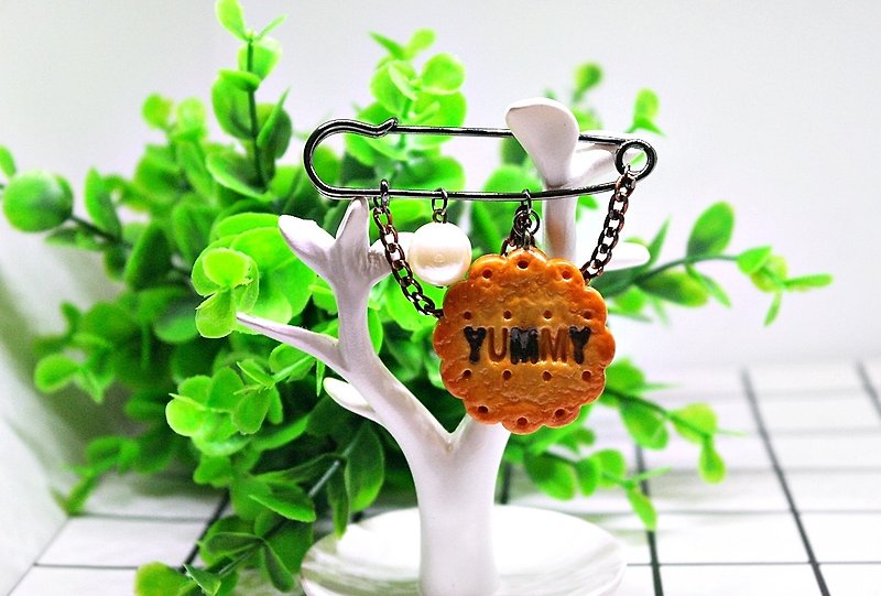 >>Imitation dessert pin-YUMMY monolithic biscuit- #服装配件# #包包挂件# - เข็มกลัด - ดินเหนียว สีส้ม