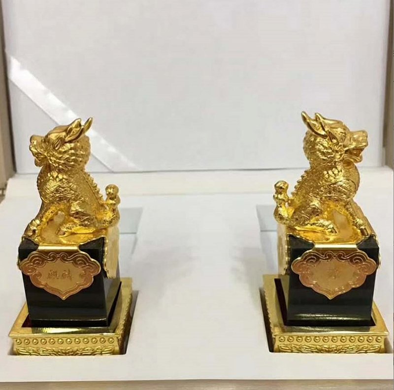 客制姓名禮品對章結婚開業祝壽墨玉麒麟龍鈕金色方章 - 印章/印台 - 玉石 黑色