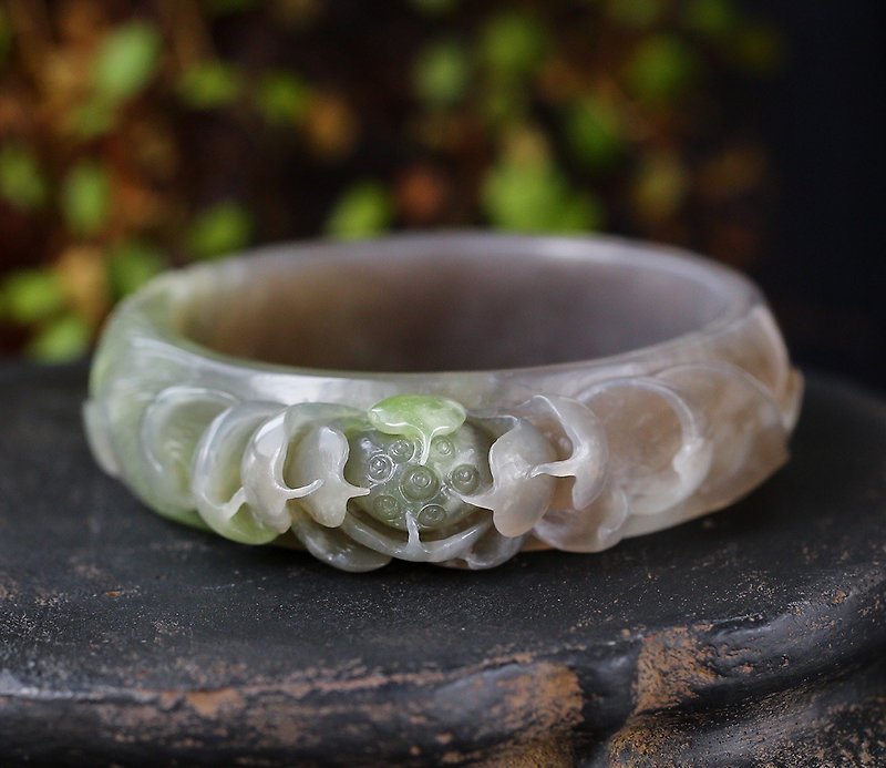 Natural Hetian Jade Violet Carved Bracelet Carved Exquisite Upper Body Simple and Generous Circle Mouth 60 - สร้อยข้อมือ - หยก 