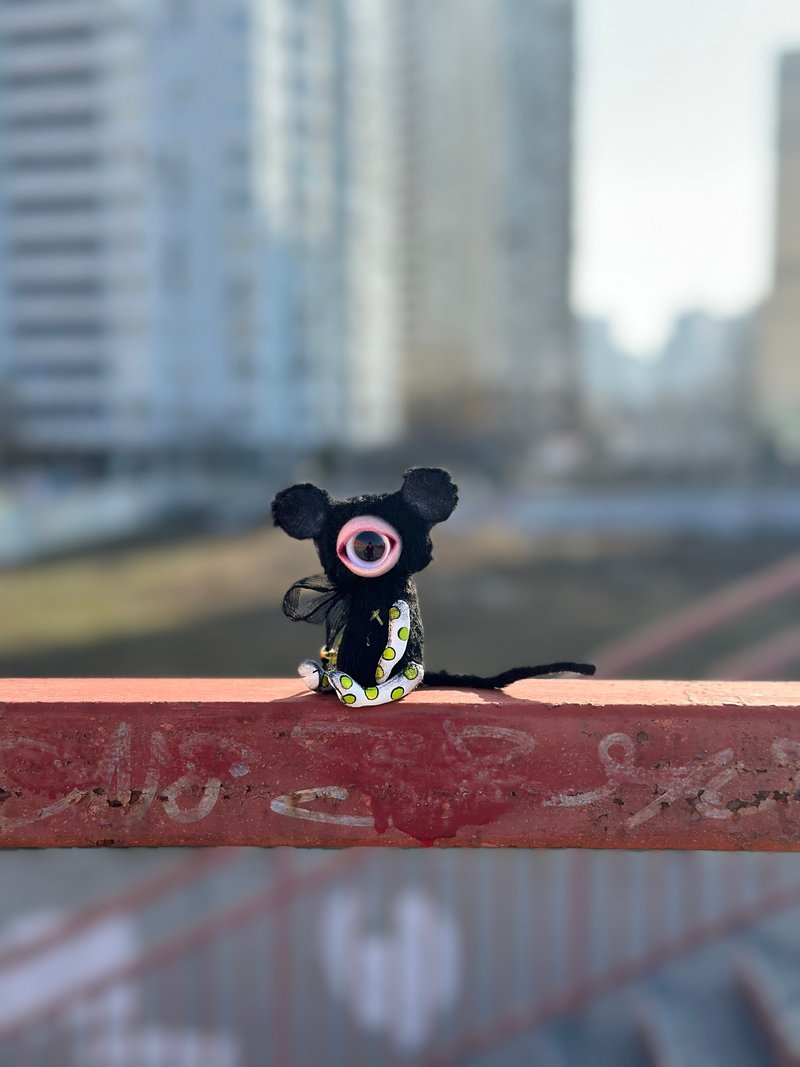 Black mouse - cyclop, handmade _ READY TO SHIP! - 公仔/玩偶 - 其他材質 黑色