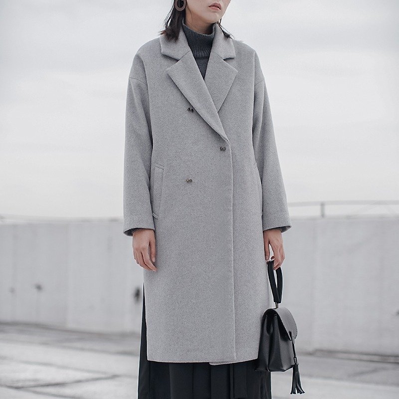 Minimalist gray double-breasted wool coat double slits loose silhouette long coat Two colors of autumn and winter warm jacket cost Recommended section | Fan Tata independent original design women's brands - เสื้อแจ็คเก็ต - ขนแกะ สีเทา
