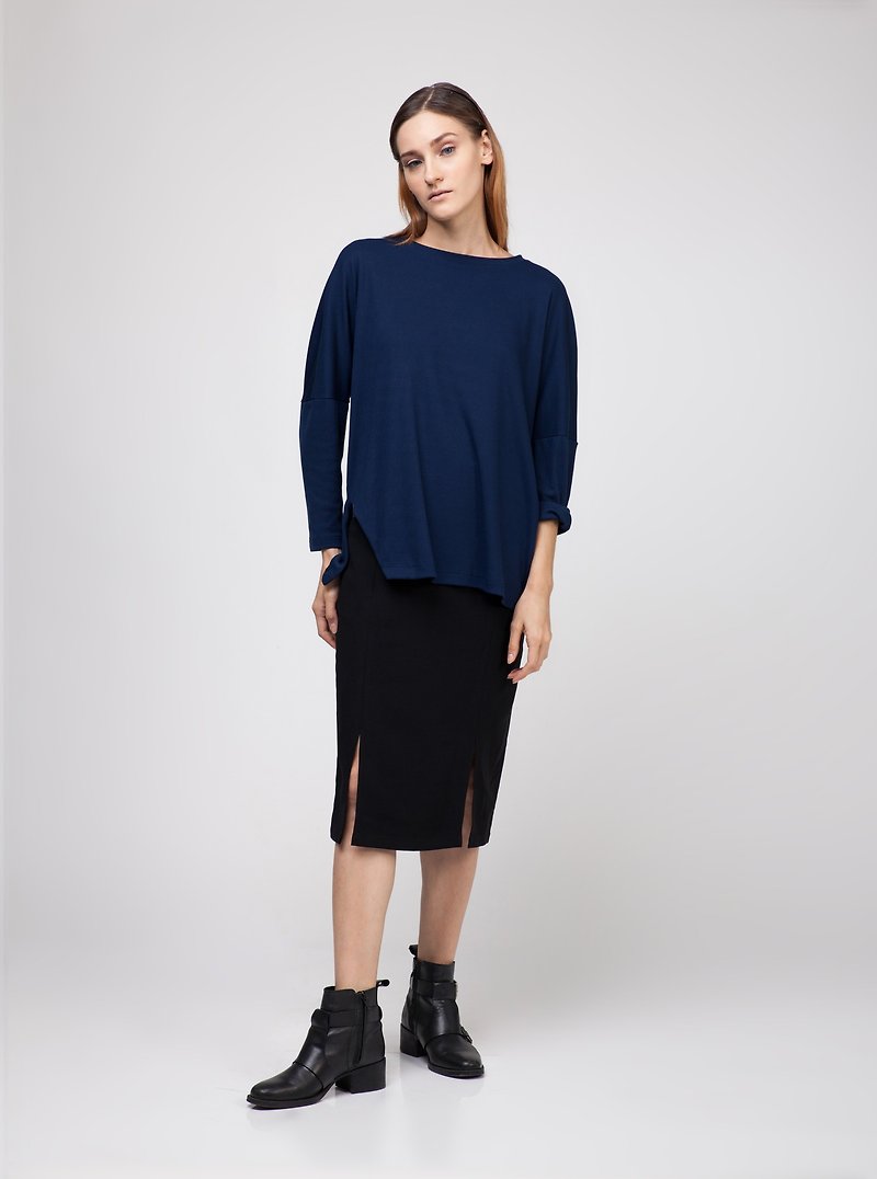 Blue Tencel Cut-out Long-sleeved Shirt - เสื้อผู้หญิง - วัสดุอื่นๆ สีน้ำเงิน