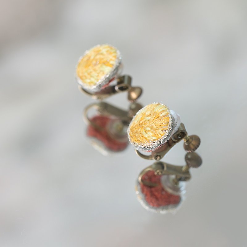 MANGO embroidery earrings - ต่างหู - งานปัก สีเหลือง
