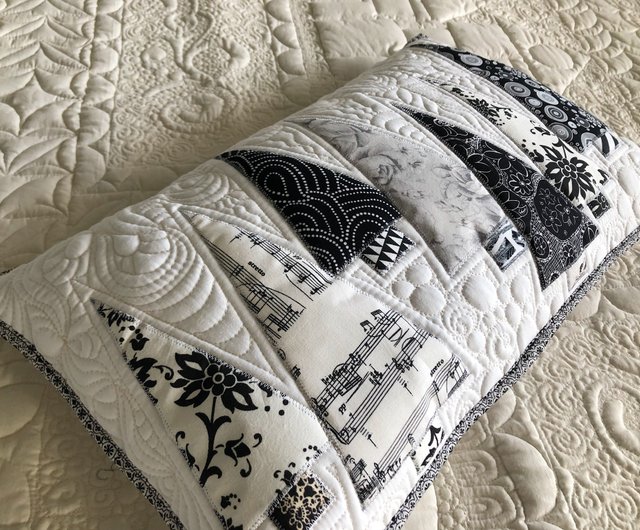 Christmas Pillows (Multiple Designs) – The Black Cottage