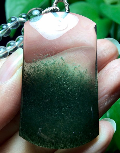 一念之間 收藏極品天然老礦綠幽靈無事牌吊墜 晶體透徹 滿滿的自然美麗