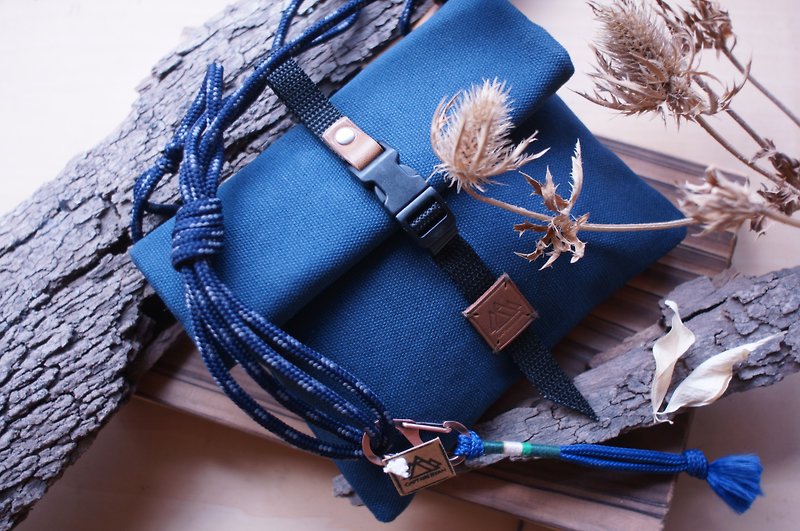 Ninja Accompanying Pouch Navy Blue - กระเป๋าแมสเซนเจอร์ - ผ้าฝ้าย/ผ้าลินิน สีน้ำเงิน