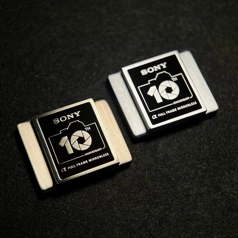 ALPHA 10th Anniversary, Sony Mirrorless Camera Brass carved hot shoe cover - กล้อง - ทองแดงทองเหลือง 