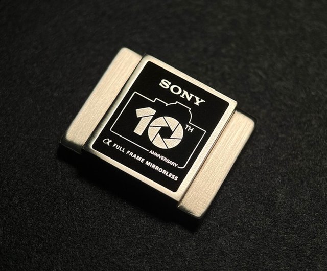 ALPHA 10周年記念、ソニーミラーレスカメラ真鍮刻印ホットシューカバー