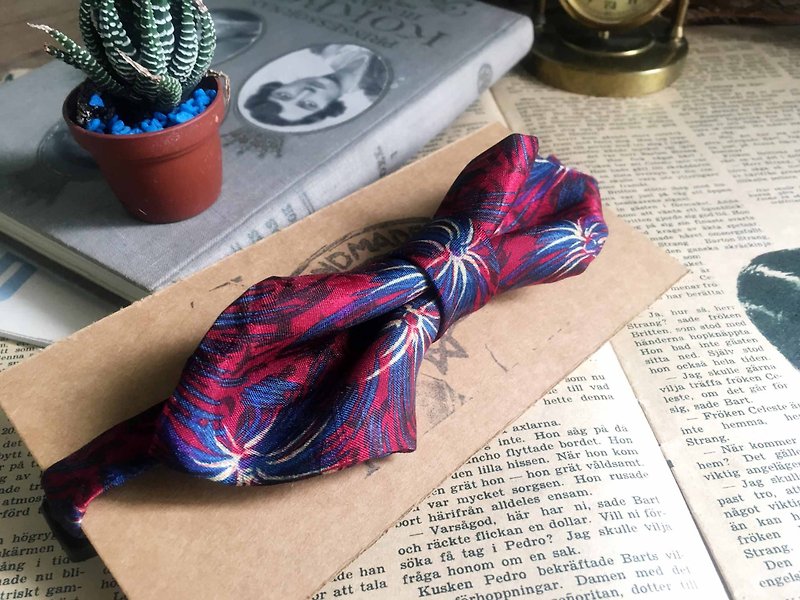 Papa's Bow Tie- 古董布花領帶改製手工領結-哈瓦那 紅-寬版 - 領帶/領帶夾 - 絲．絹 紅色