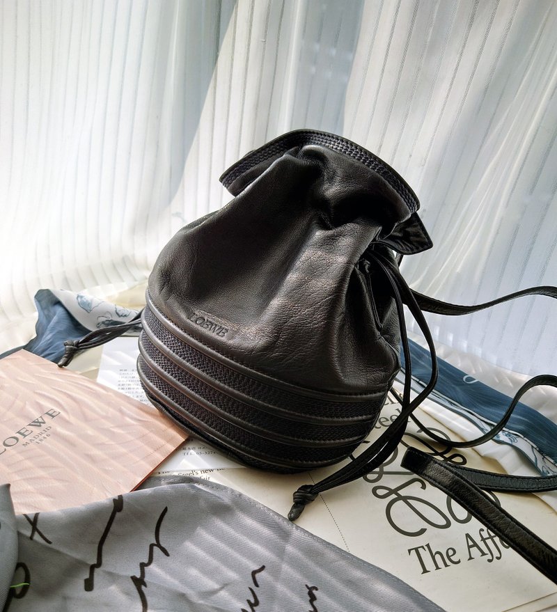 中古美品 Loewe福袋小圓桶束口袋水桶包肩背包斜挎包單肩包束繩包 - 側背包/斜背包 - 真皮 藍色