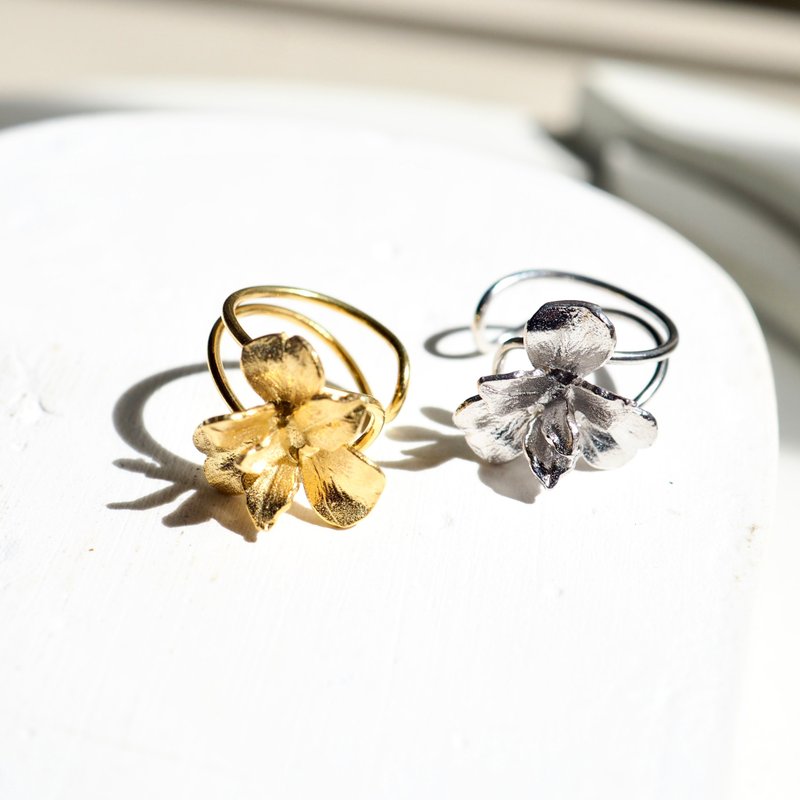 Whimsical Floral Sterling Silver Ear Cuff – Non Pierced - 耳環/耳夾/耳骨夾 - 純銀 銀色